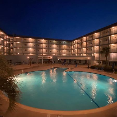 Hotel Steps Away From The Beach!!! Hilton Head Island Exterior foto