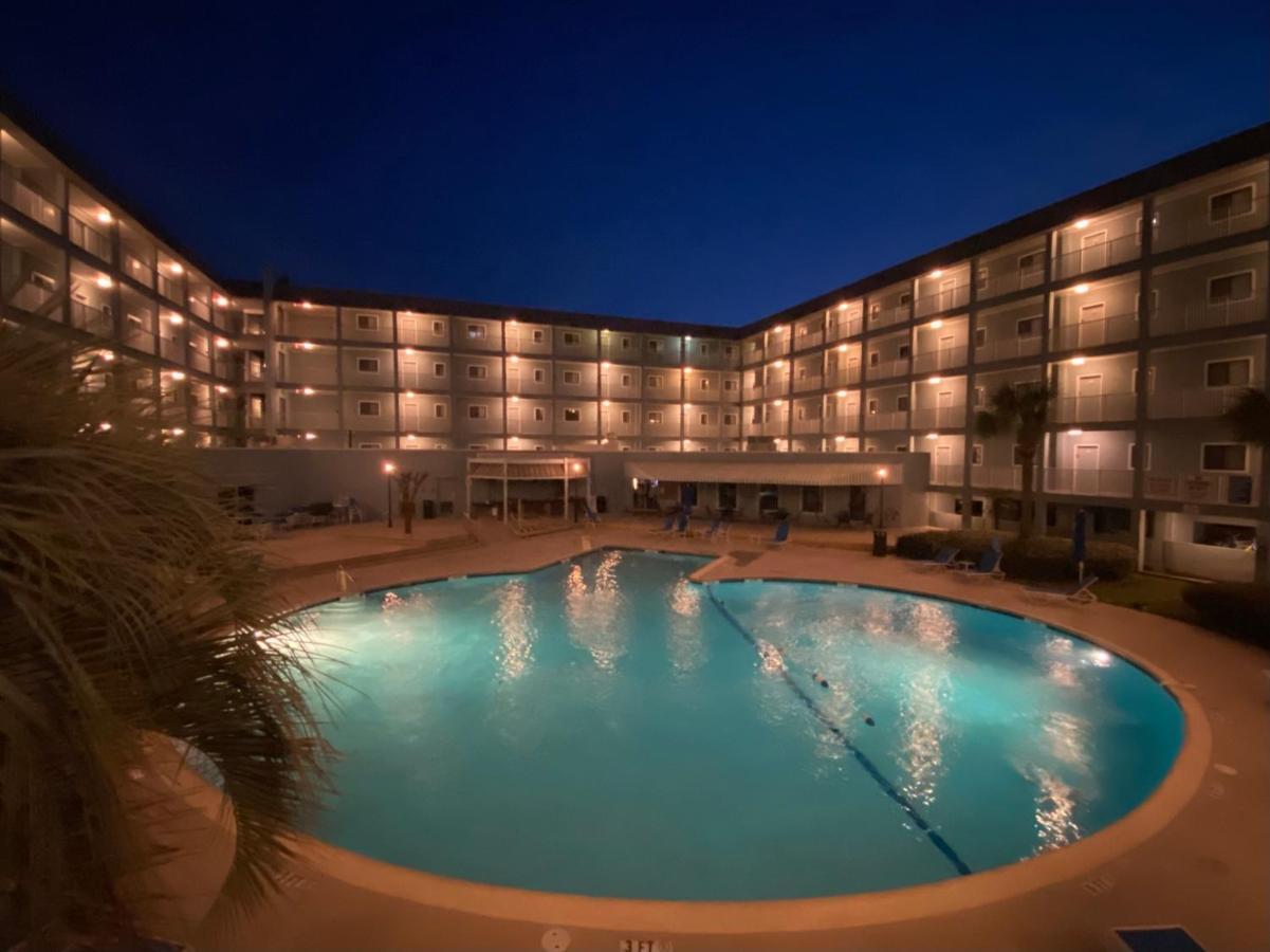 Hotel Steps Away From The Beach!!! Hilton Head Island Exterior foto