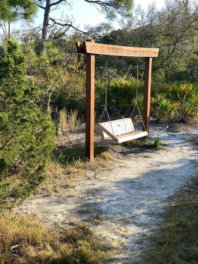 Hotel Steps Away From The Beach!!! Hilton Head Island Exterior foto